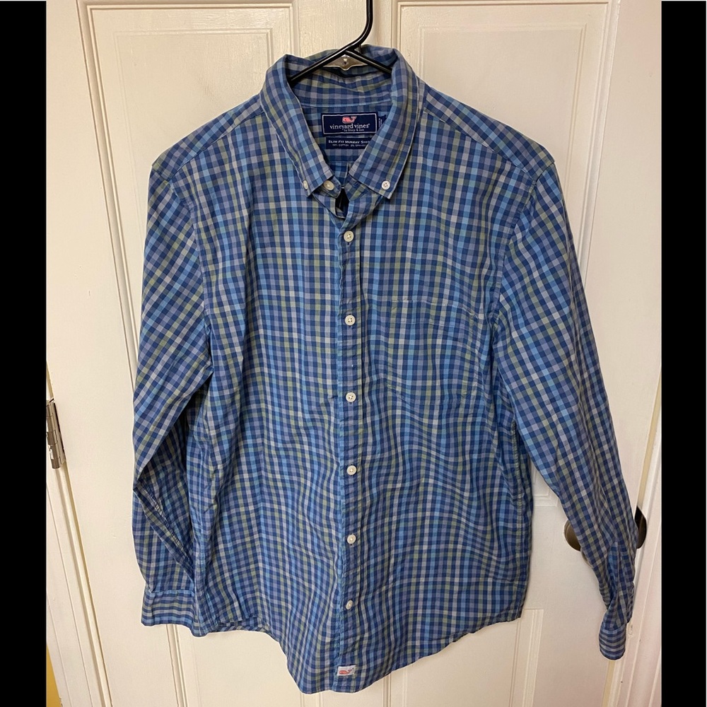 Men’s medium Vineyard Vines button down shirt